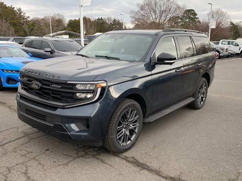 New 2026 Ford Expedition Platinum w/ Stealth Appearance Package image 3