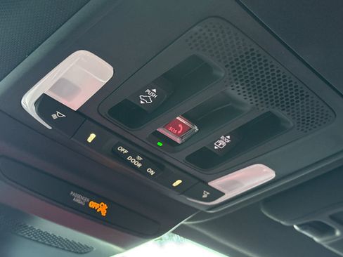 Certified 2025 Acura ADX A-Spec image 22