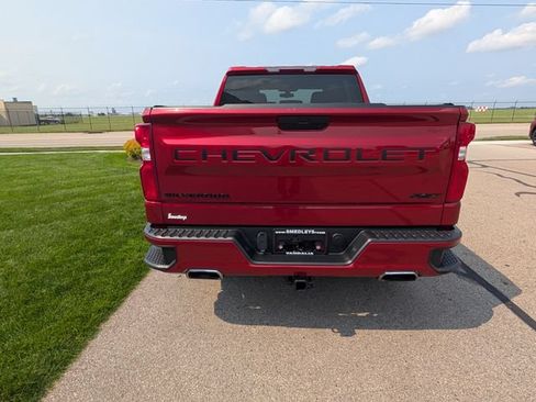 Used 2021 Chevrolet Silverado 1500 RST w/ LPO, Blackout Package AWD/4WD image 9
