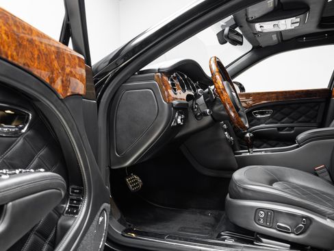 Used 2016 Bentley Mulsanne Speed image 44