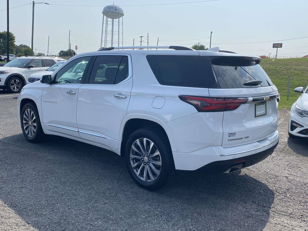 Used 2023 Chevrolet Traverse Premier AWD/4WD image 4