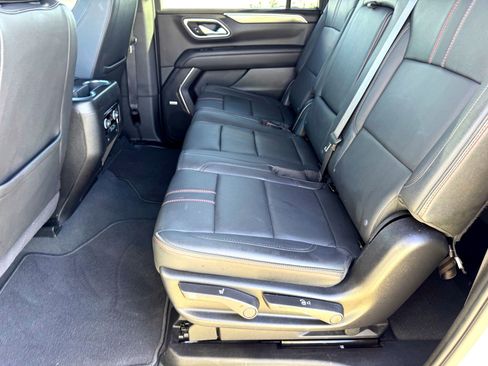 Used 2024 Chevrolet Suburban RST image 19