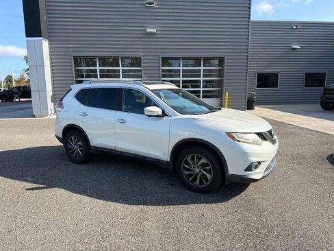 Used 2015 Nissan Rogue SL w/ SL Premium Package FWD image 2