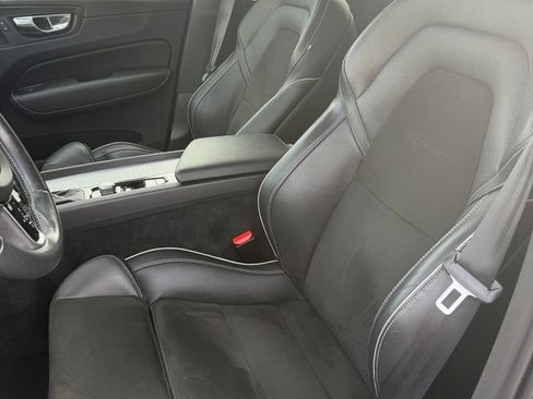 Used 2018 Volvo XC60 T6 R-Design w/ Convenience Package AWD/4WD image 9