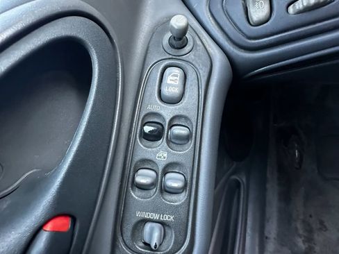 Used 2004 Pontiac Grand Am SE FWD image 28
