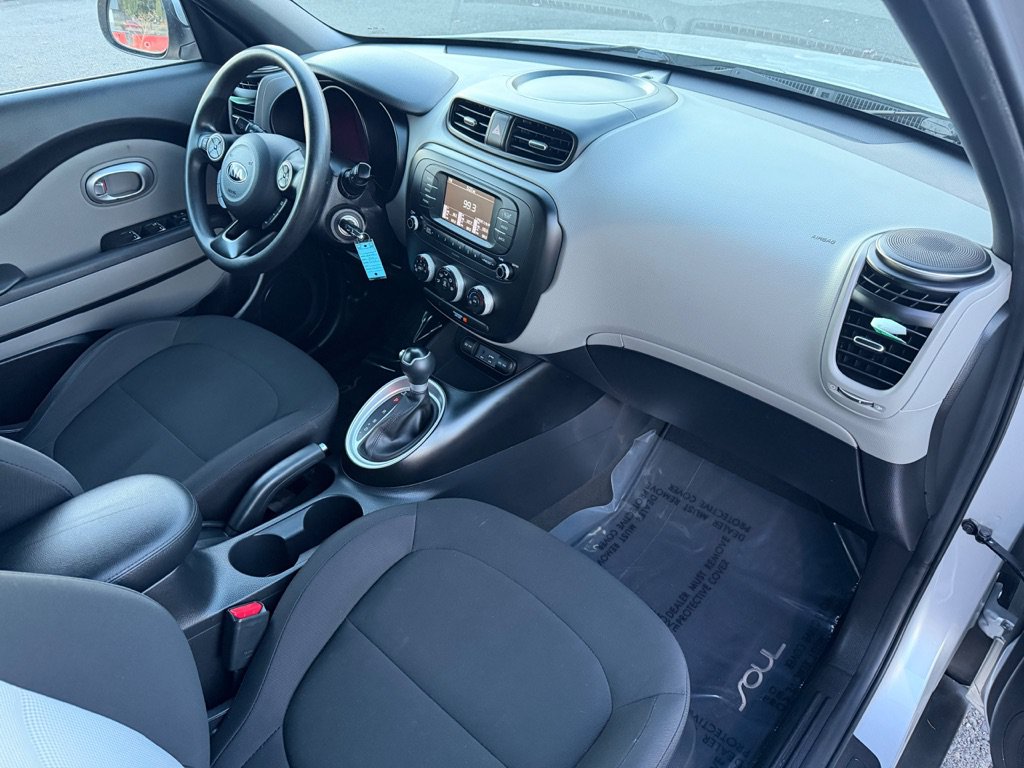 Used 2018 Kia Soul FWD image 11