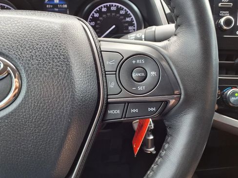 Used 2024 Toyota Camry SE FWD image 17