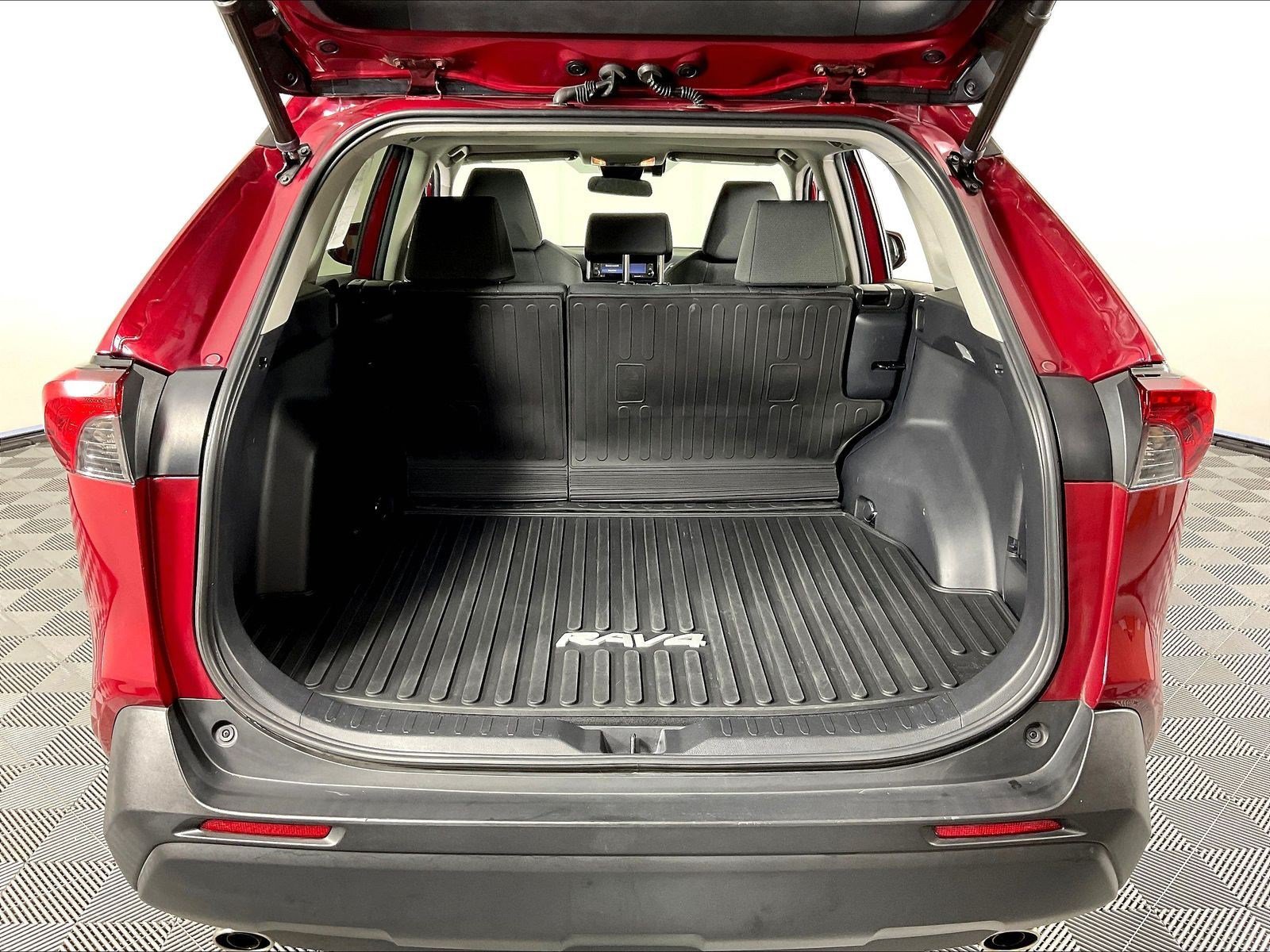 Used 2021 Toyota RAV4 XLE w/ Convenience Package AWD/4WD image 38