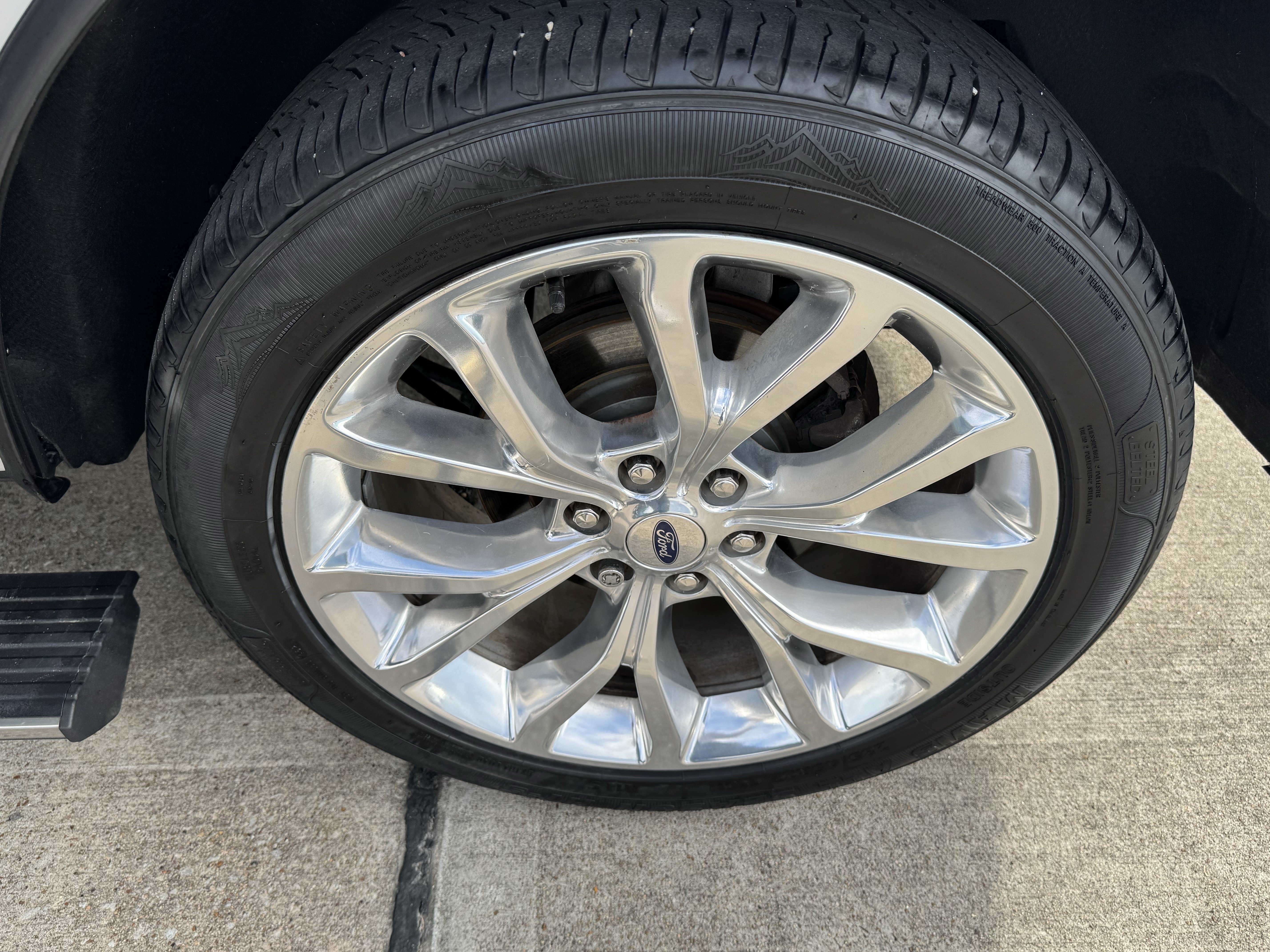 Used 2019 Ford Expedition Limited w/ Equipment Group 302A RWD image 32