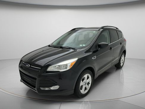 Used 2016 Ford Escape SE w/ Equipment Group 201A FWD image 3