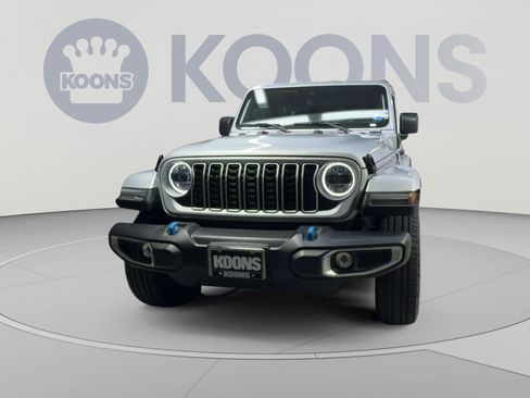 Used 2024 Jeep Wrangler Unlimited Sahara AWD/4WD image 4