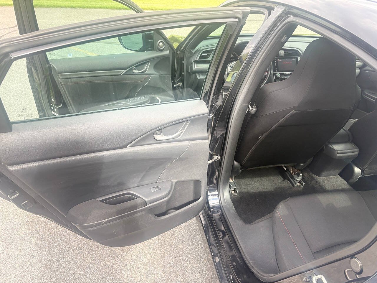 Used 2018 Honda Civic Si image 5