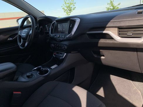 Used 2024 GMC Terrain SLE AWD/4WD image 29