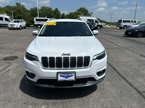 Used 2019 Jeep Cherokee Latitude Plus w/ Cold Weather Group AWD/4WD image 8
