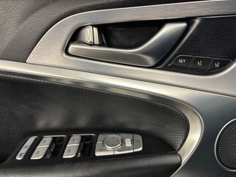 Used 2019 Genesis G70 2.0T Advanced w/ Elite Package RWD image 21