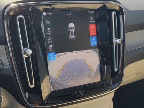 Certified 2023 Volvo XC40 B5 Plus w/ Driver Assist Package image 23