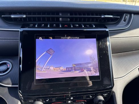 Used 2024 Jeep Grand Cherokee Altitude image 24