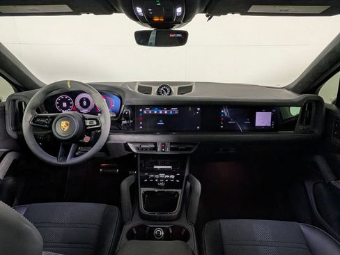 Certified 2024 Porsche Cayenne Turbo GT AWD/4WD image 20