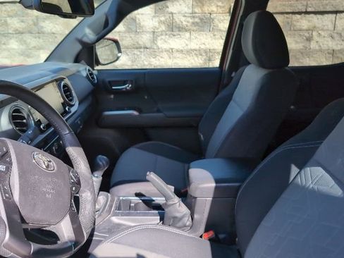 Used 2021 Toyota Tacoma TRD Off-Road w/ Technology Package image 13