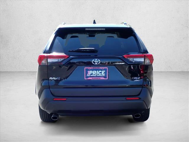 Used 2022 Toyota RAV4 XLE AWD/4WD image 3