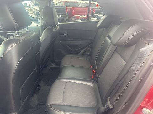 Used 2019 Chevrolet Trax LT w/ Sun & Sound Package image 20