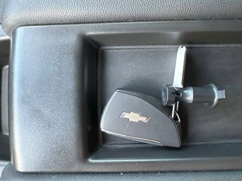 Used 2025 Chevrolet Silverado 1500 LT AWD/4WD image 55