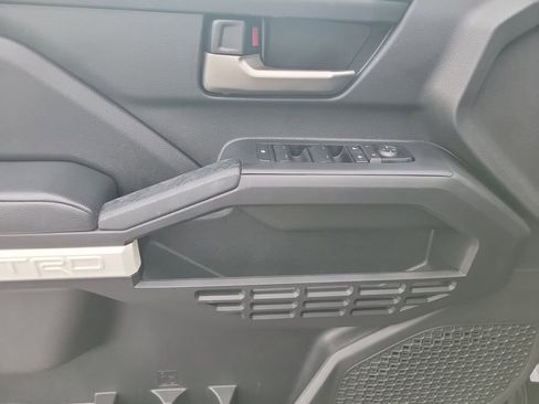 Used 2024 Toyota Tacoma TRD Off-Road image 16