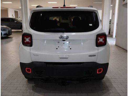 Used 2021 Jeep Renegade Latitude FWD image 6