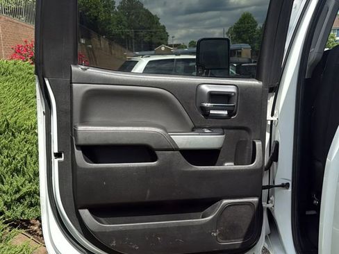 Used 2019 Chevrolet Silverado 2500 LT AWD/4WD image 35