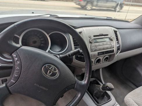 Used 2011 Toyota Tacoma 4x4 Access Cab image 15
