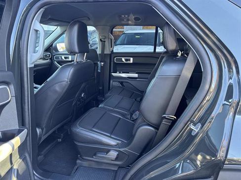 Used 2023 Ford Explorer XLT w/ Equipment Group 202A image 8