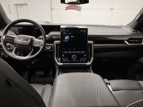 Certified 2025 GMC Yukon XL Elevation w/ LPO, Elevation Black Package AWD/4WD image 4