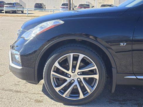 Used 2016 INFINITI QX50 2WD w/ Deluxe Touring Package image 8