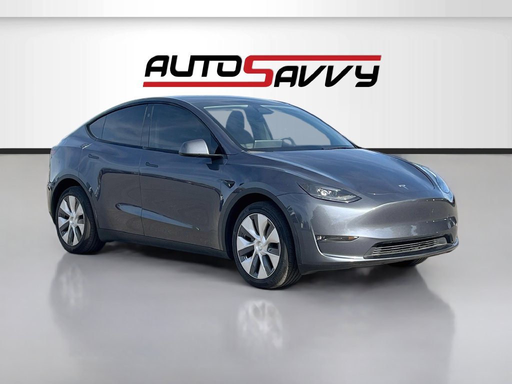 Used 2023 Tesla Model Y Long Range AWD/4WD image 1