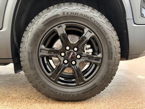 Used 2023 GMC Acadia AT4 w/ Technology Package AWD/4WD image 26