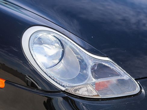 Used 2000 Porsche 911 Carrera RWD image 8
