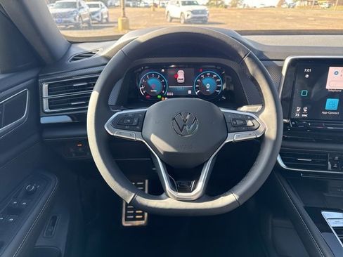 Used 2024 Volkswagen Atlas Cross Sport SEL R-Line image 28