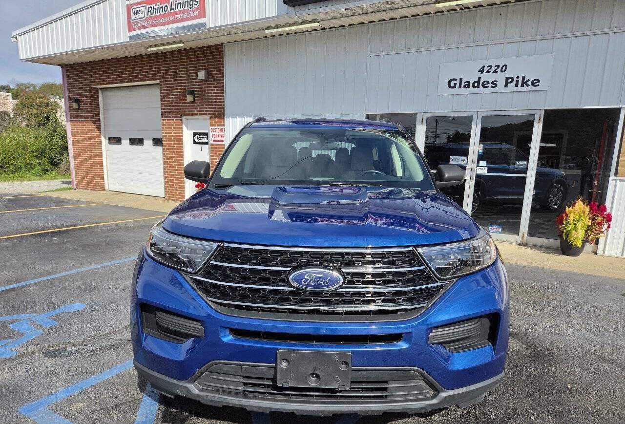 Used 2020 Ford Explorer XLT w/ Comfort Package AWD/4WD image 2