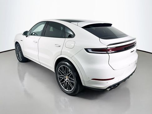New 2026 Porsche Cayenne E-Hybrid Coupe AWD/4WD image 3