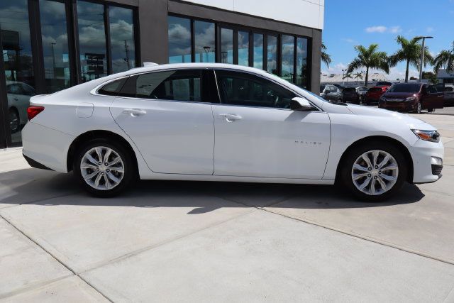 Used 2025 Chevrolet Malibu LT FWD image 2