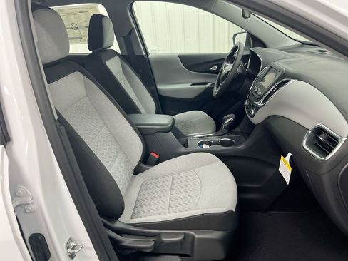 Used 2024 Chevrolet Equinox LS image 21