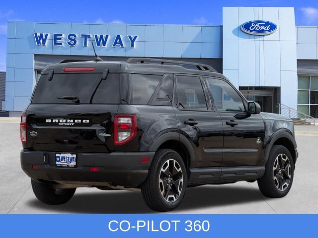 Used 2023 Ford Bronco Sport Outer Banks w/ Tech Package AWD/4WD image 3