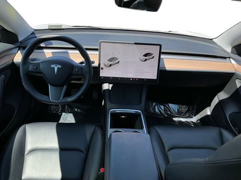 Used 2023 Tesla Model 3 Standard Range image 8