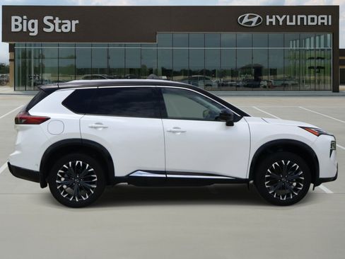 Used 2025 Nissan Rogue Platinum FWD image 5