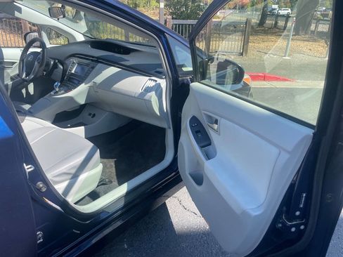 Used 2012 Toyota Prius Two image 8