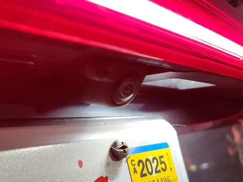 Used 2021 Audi e-tron Prestige w/ Prestige Package image 14