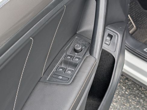 Used 2023 Volkswagen Tiguan SE R-Line FWD image 22
