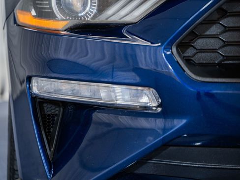 Certified 2019 Ford Mustang Coupe image 10