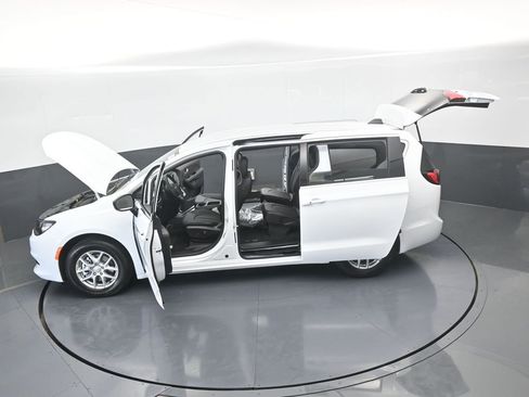 New 2026 Chrysler Voyager LX image 59