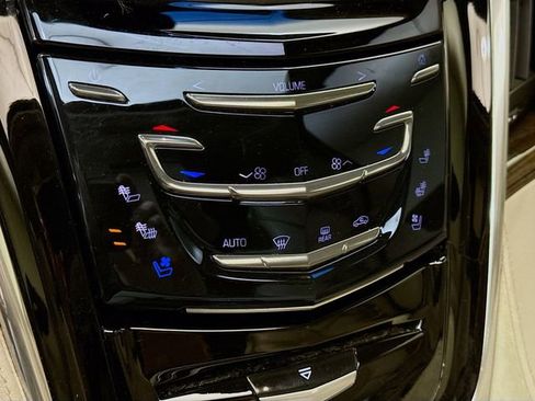 Used 2017 Cadillac Escalade ESV Luxury AWD/4WD image 16